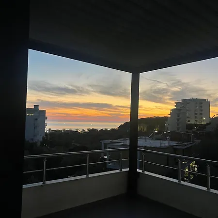 Casa Blanca Apartment *